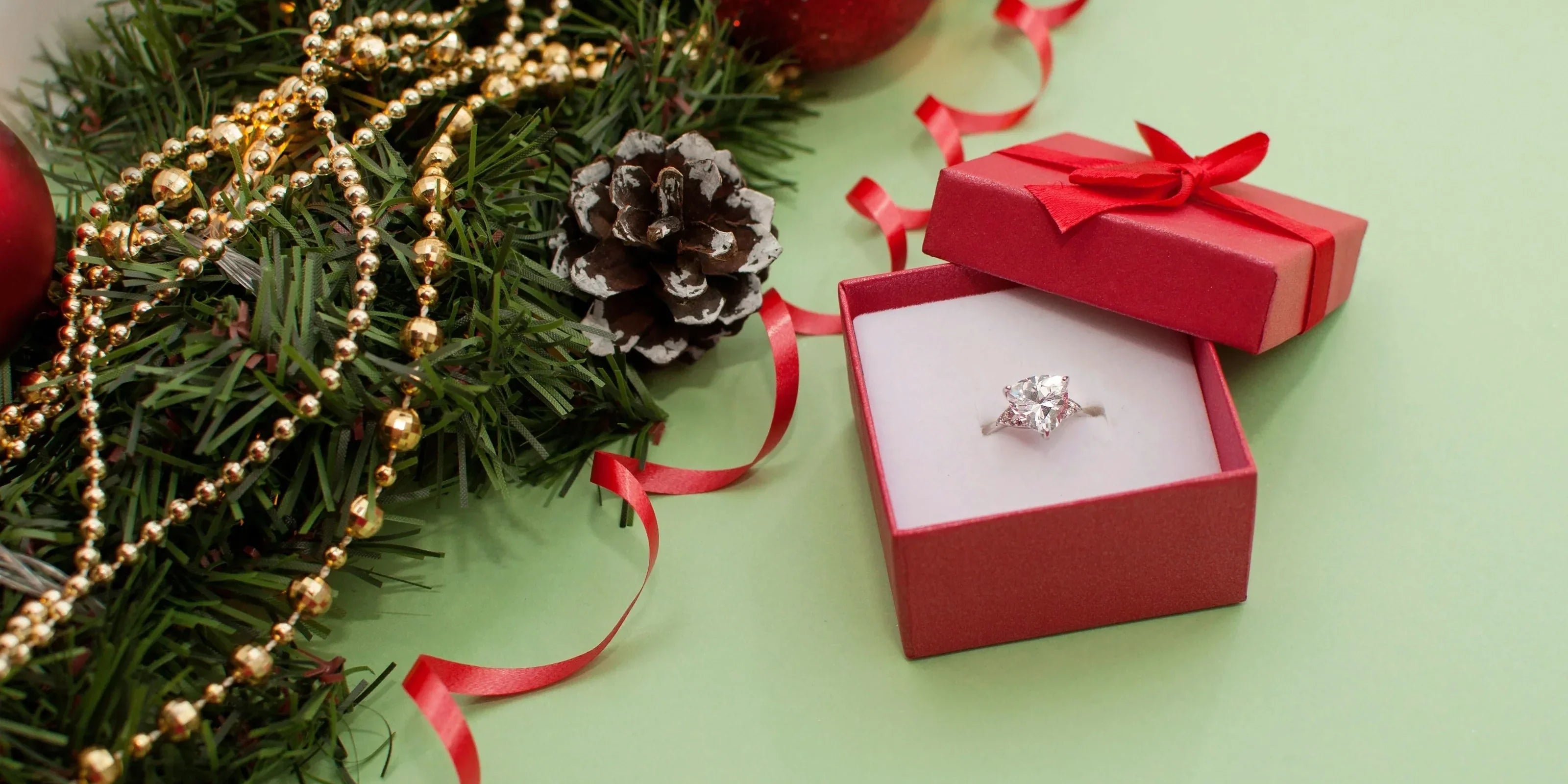 Joyas Navideñas: Ideas para Regalar estas Fiestas 2025