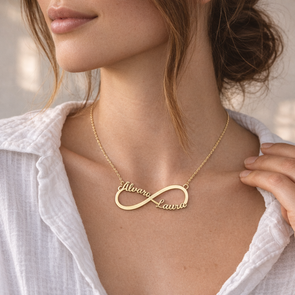 Collar Infinito Doble de Oro 18K Personalizado - joya puesta | Customima