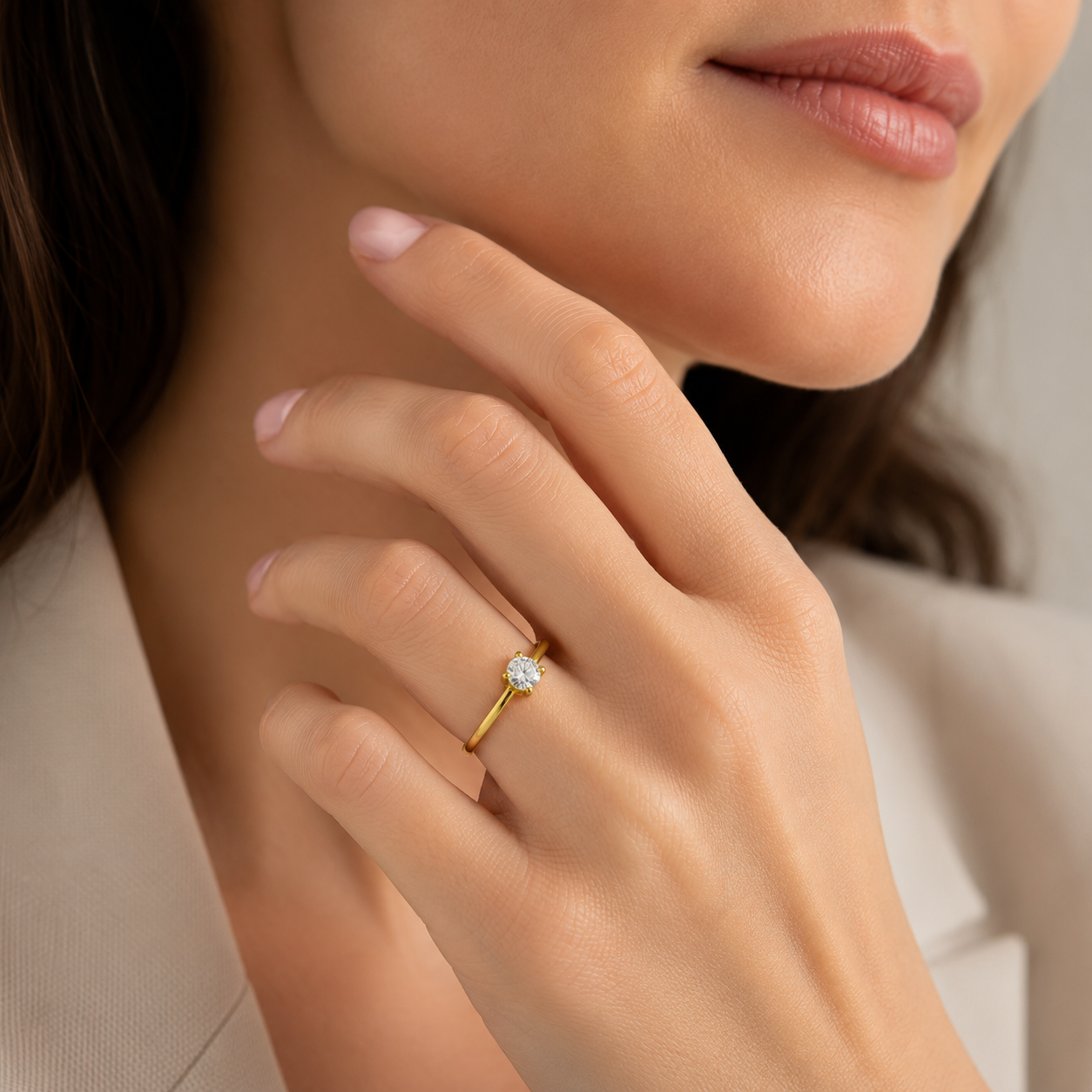 Anillo Solitario de Oro con Circonita