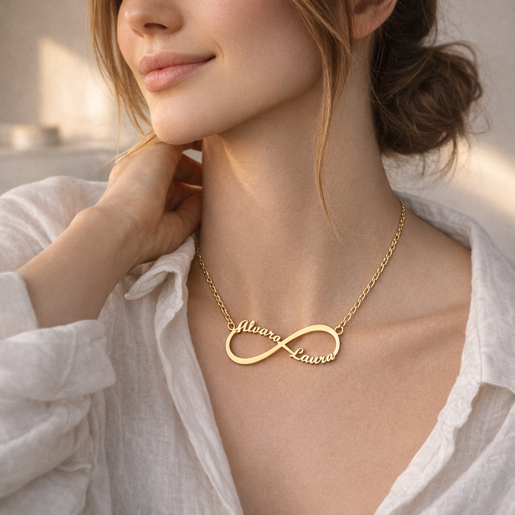 Collar Infinito Doble de Oro 18K Personalizado - joya puesta | Customima