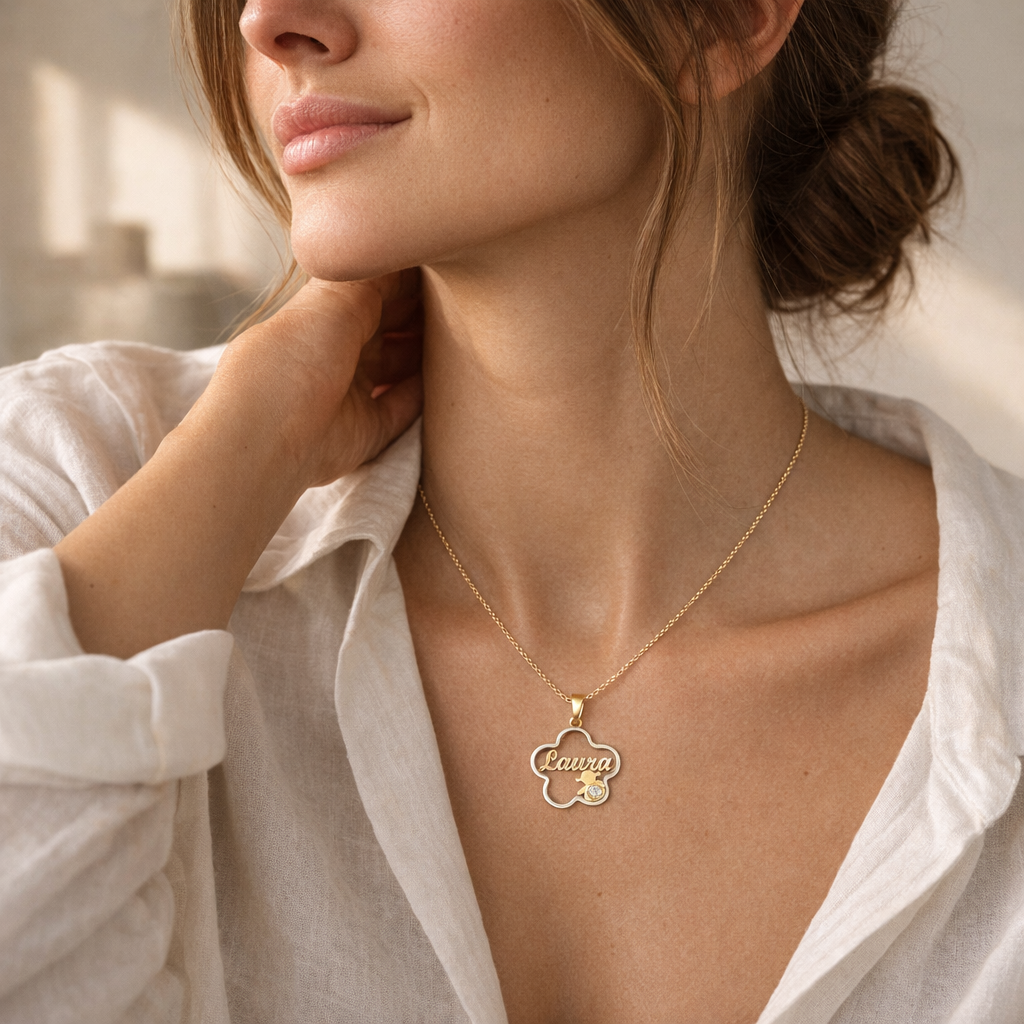 Collar Flor de Oro 18K para Niña Personalizado - joya puesta | Customima