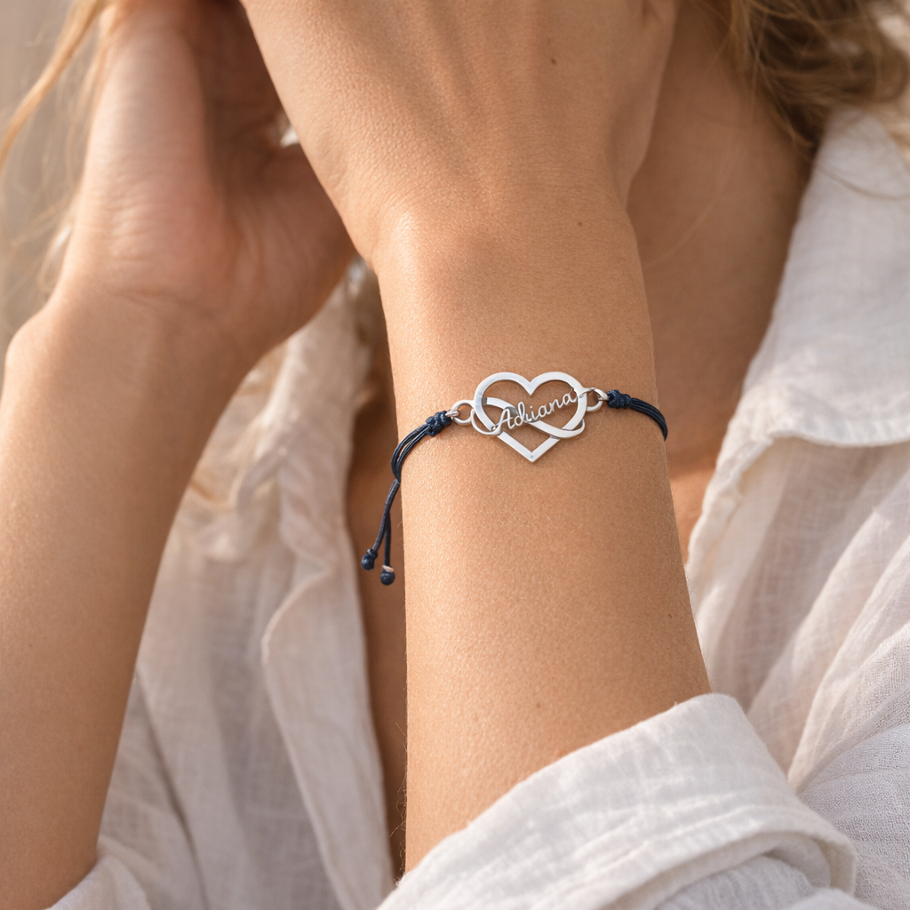Pulsera Infinity Love de Plata 925 con Nombre Grabado - joya puesta | Customima