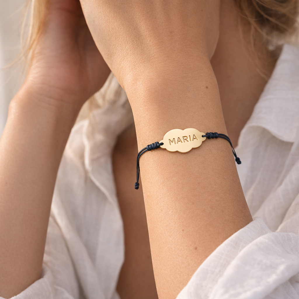 Pulsera Nube Macramé de Oro 18K con Nombre Grabado - joya puesta | Customima