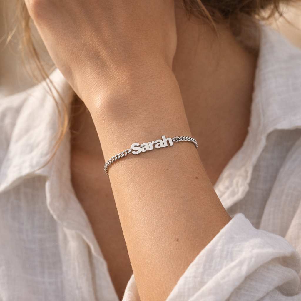 Pulsera de Plata 925 con Nombre Grabado - joya puesta | Customima