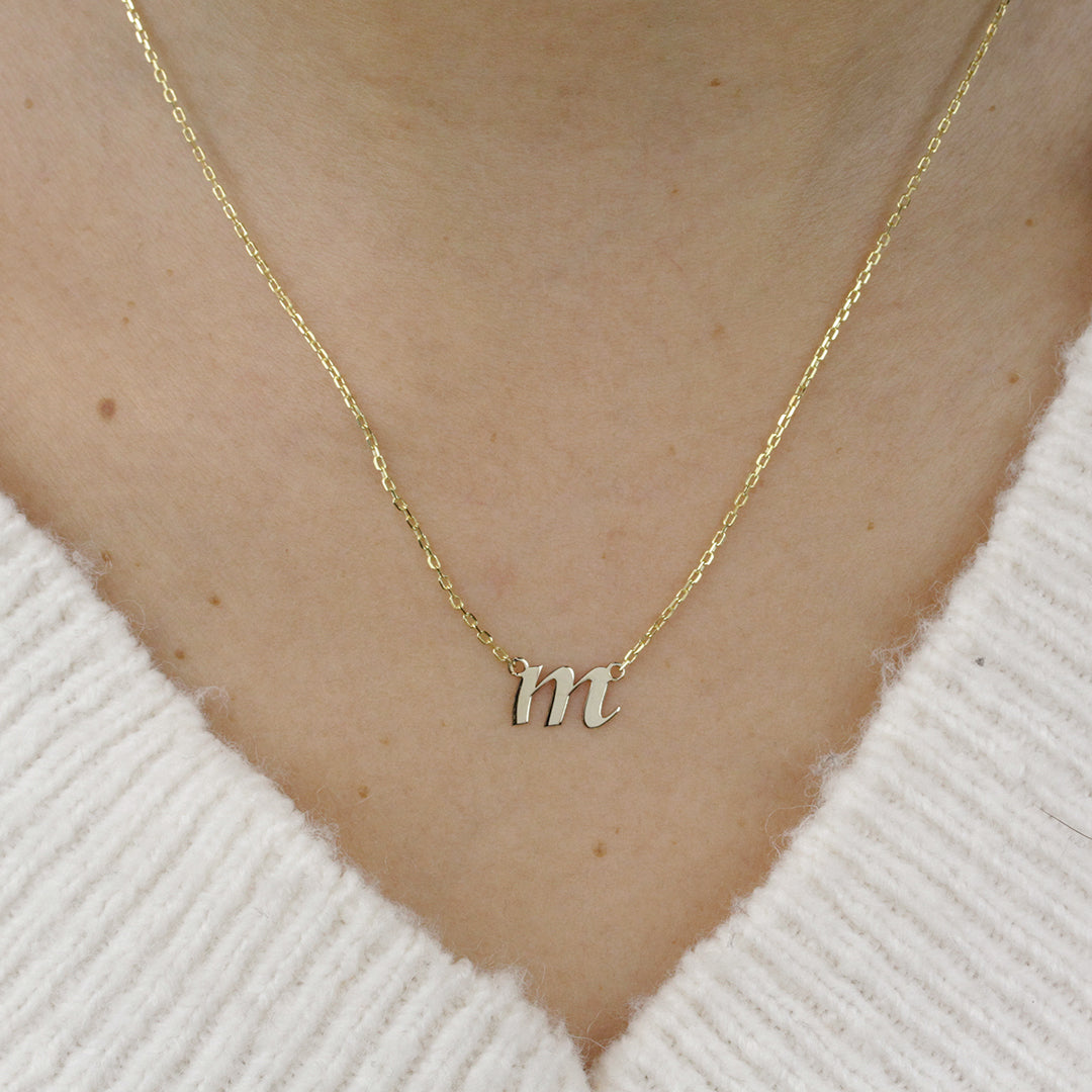 Collar de Oro 9K con Inicial Grabada