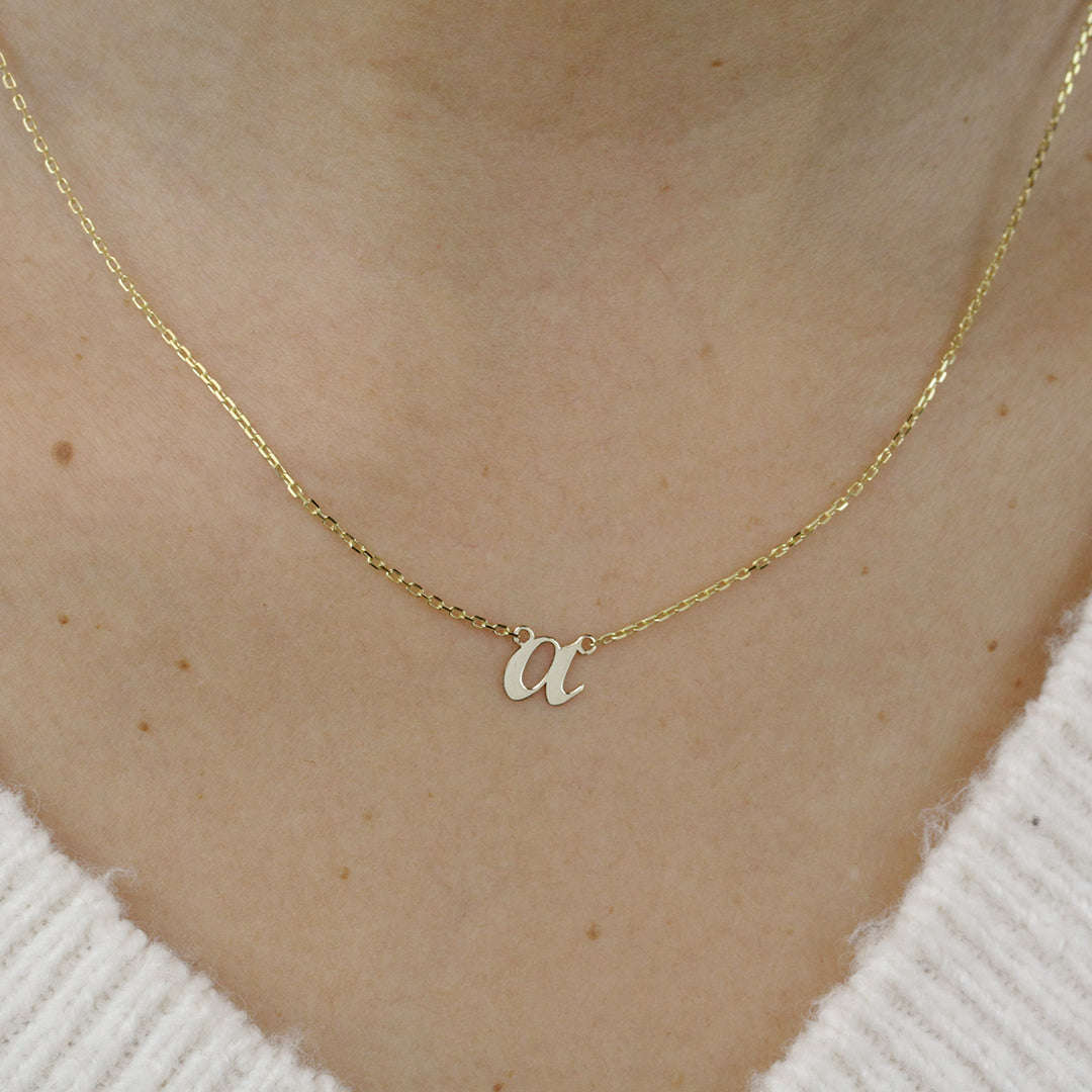 Collar de Oro 9K con Inicial Grabada