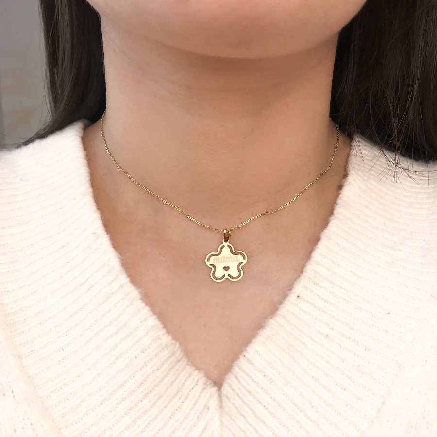 Collar estrella mamá con corazoncito