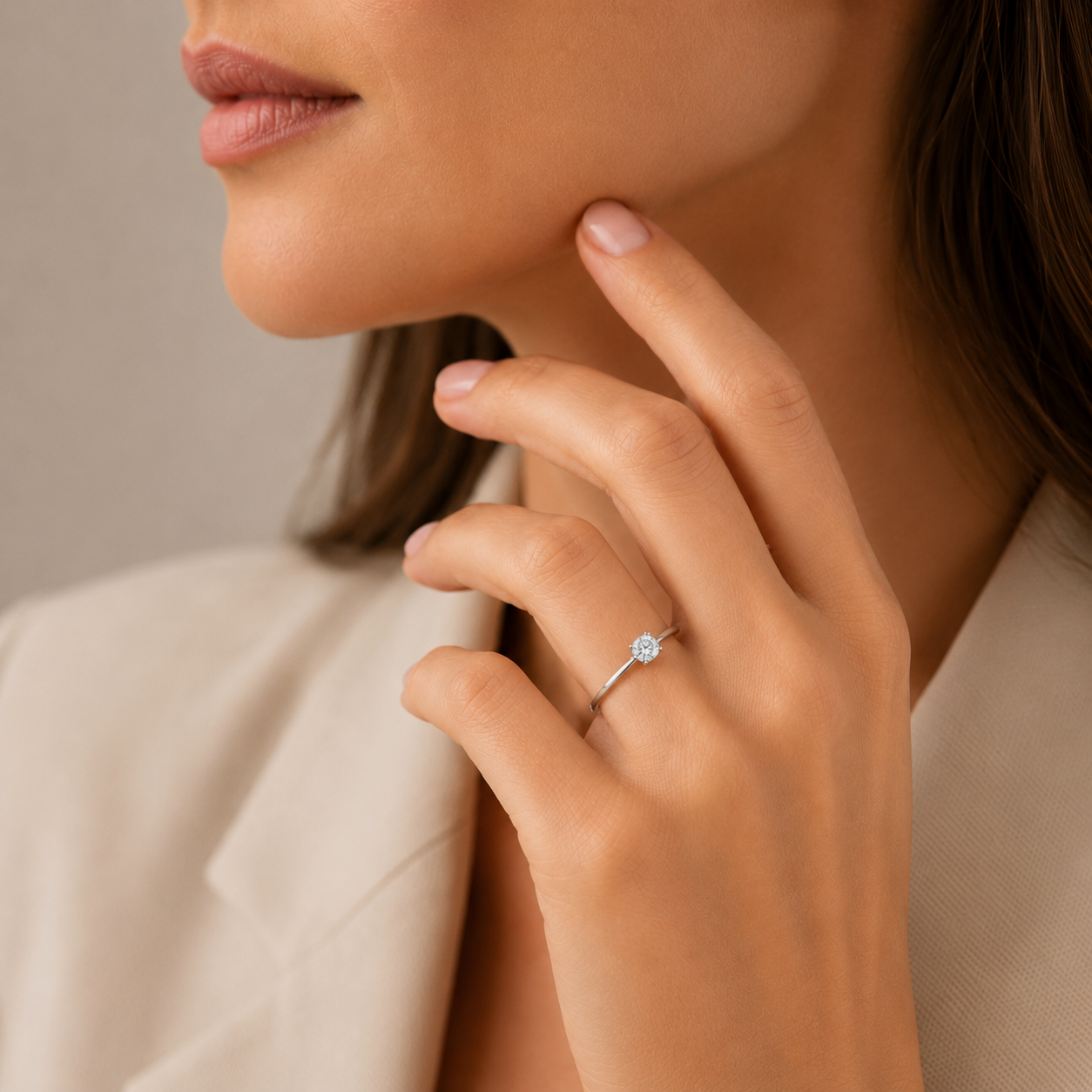 Anillo Solitario de Oro con Circonita