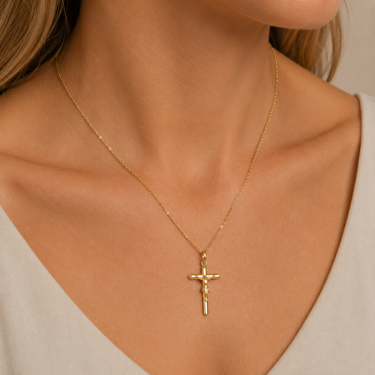 Colgante Cruz Cristo de Oro 9K