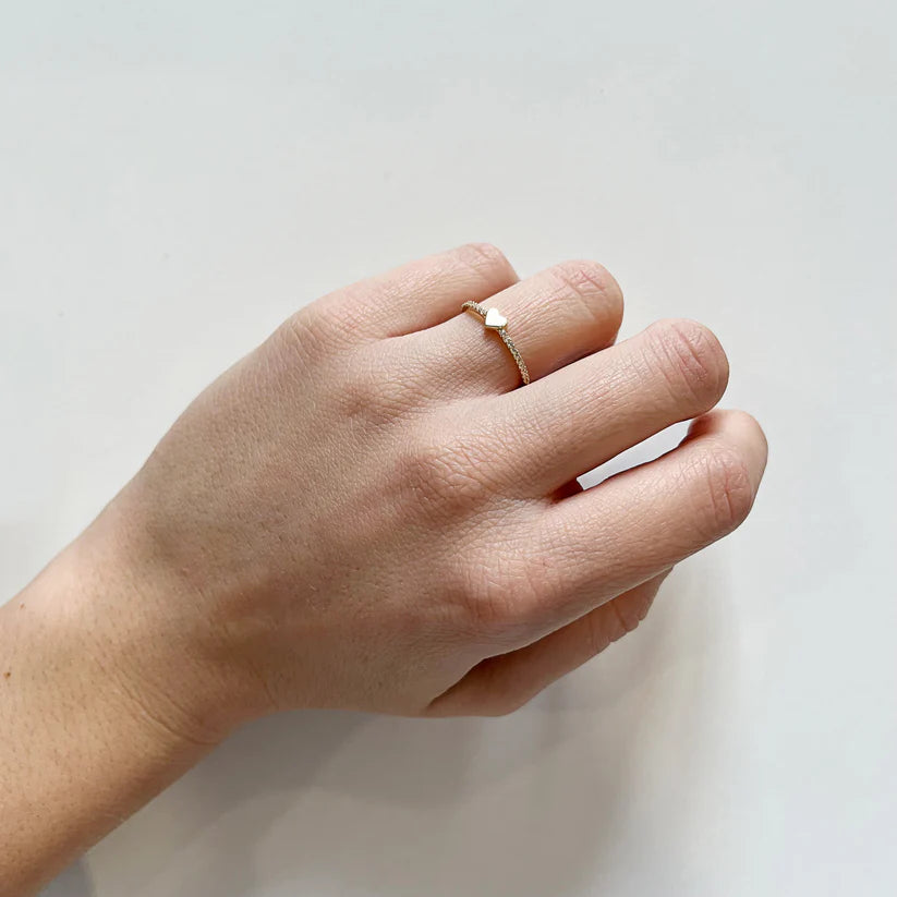 Anillo Corazón de Oro 18K con Circonitas