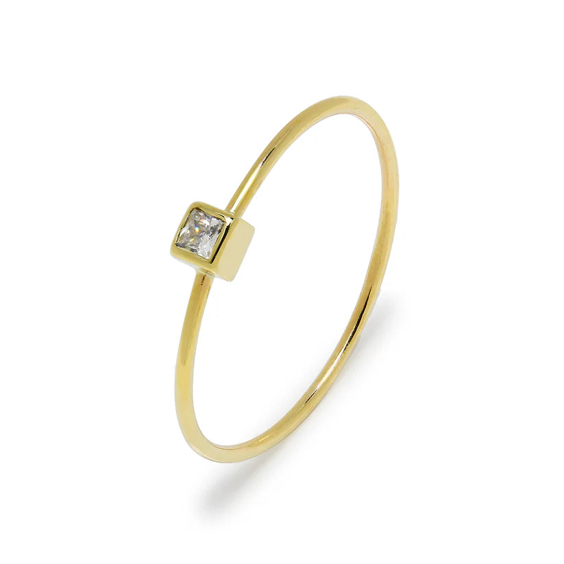 Anillo Solitario Cuadrado Bisel de Oro 9K con Circonita