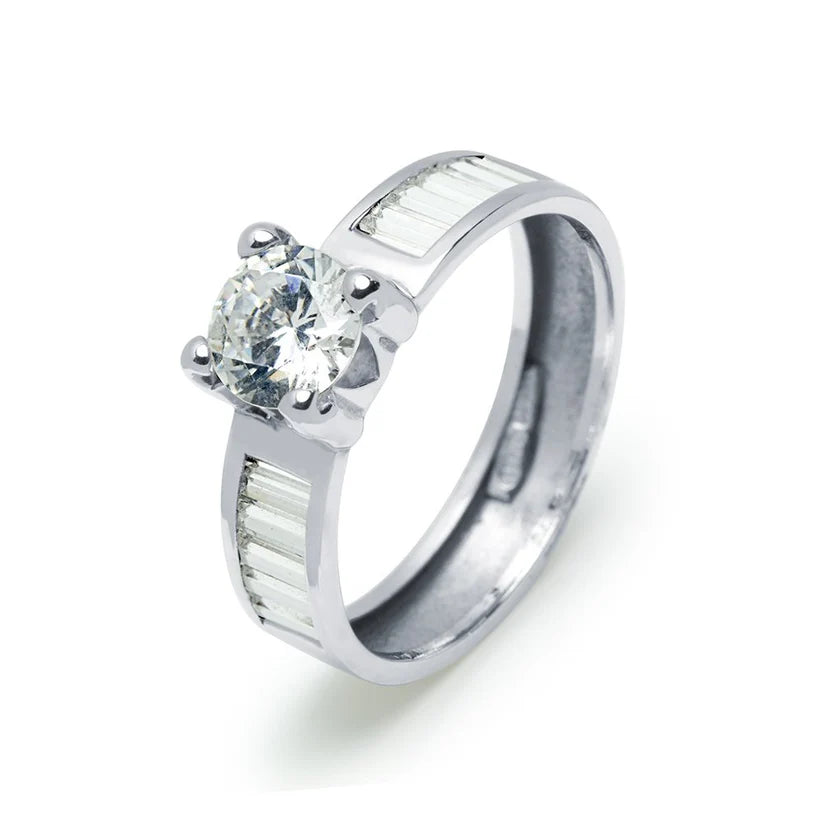 Anillo Solitario Americano de Oro con Circonitas