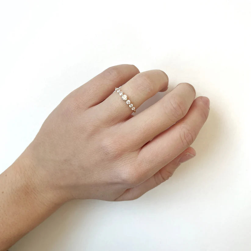 Anillo de Oro 9K para Mujer con Circonitas Redondas