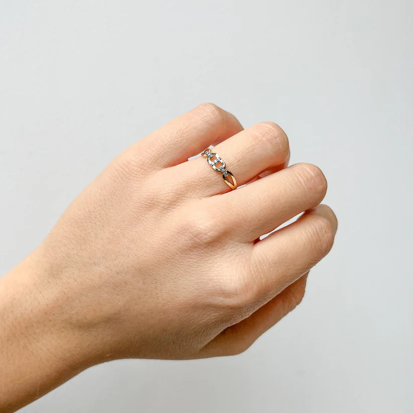 Anillo Eslabón Barco de Oro 18K con Circonitas