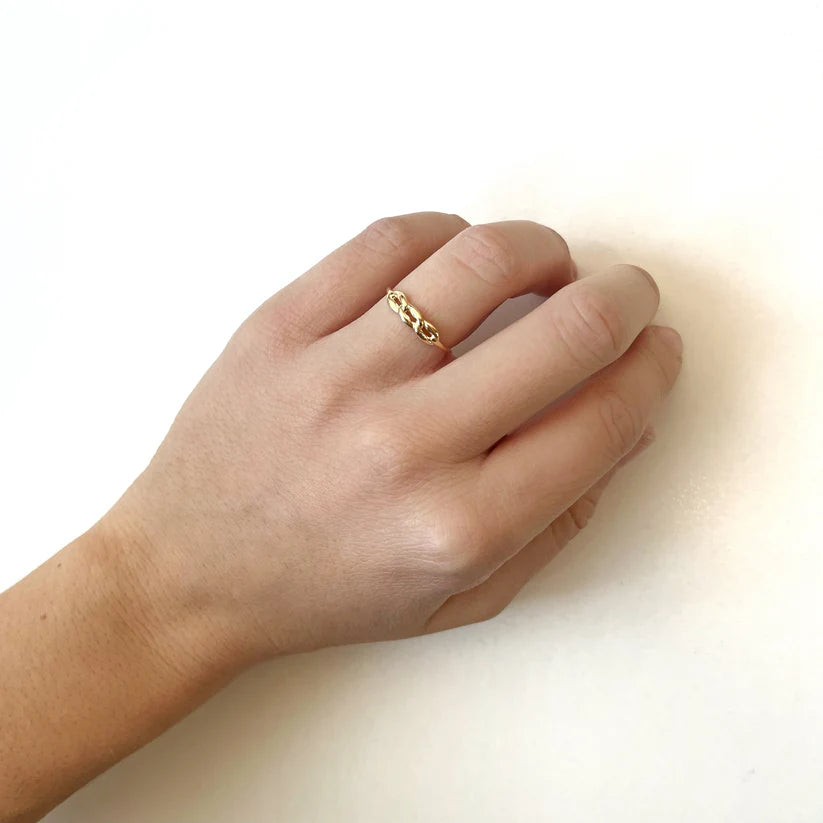 Anillo Eslabón Barco Liso de Oro 9K