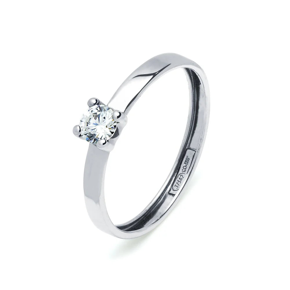 Anillo Solitario de Oro con Circonita