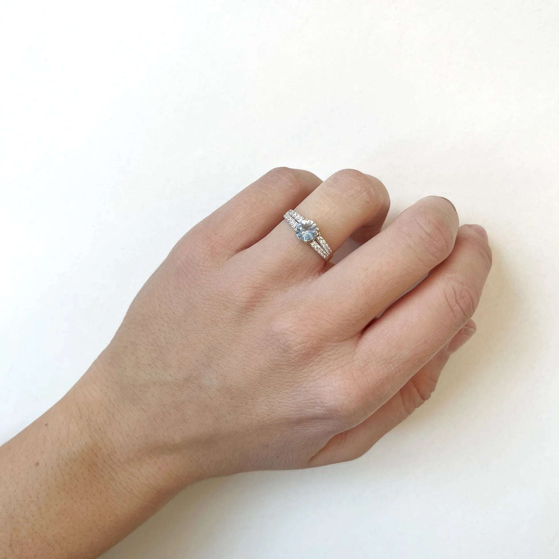 Anillo de Oro 9K con Turmalina Paraiba