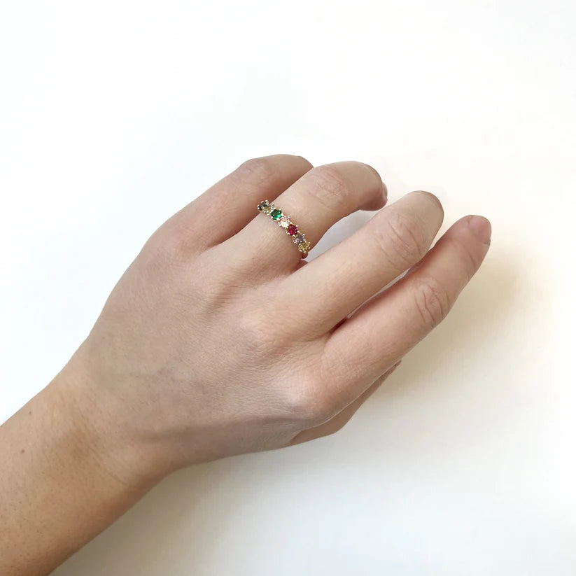 Anillo de Oro 9K con Circonitas de Colores
