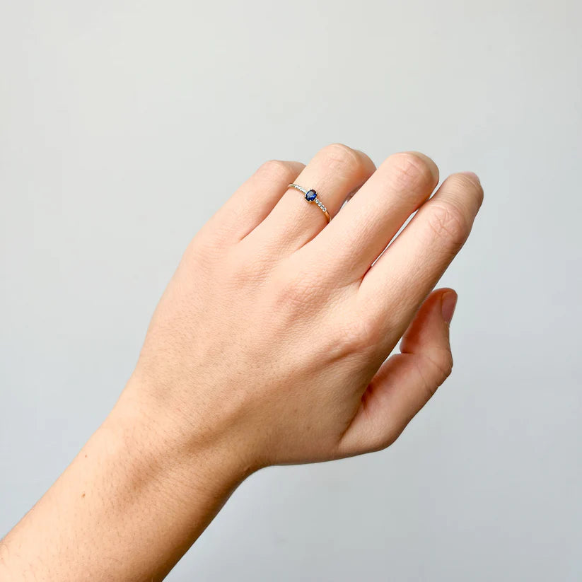 Anillo Solitario de Oro 9K con Circonita Zafiro
