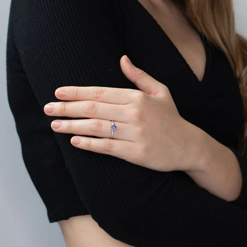 Anillo Solitario Americano Circonita Amatista Oro