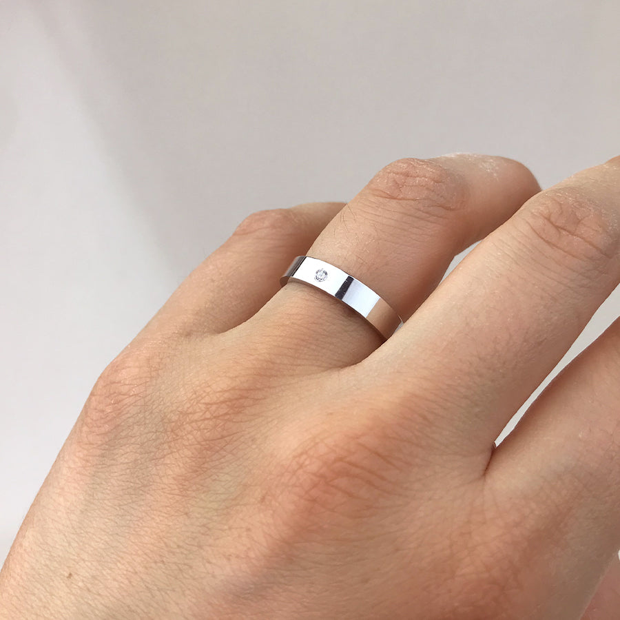 Alianza Plana Pulida 4mm Diamante Confort