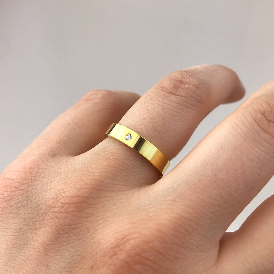 Alianza Plana Pulida 4mm Diamante Confort