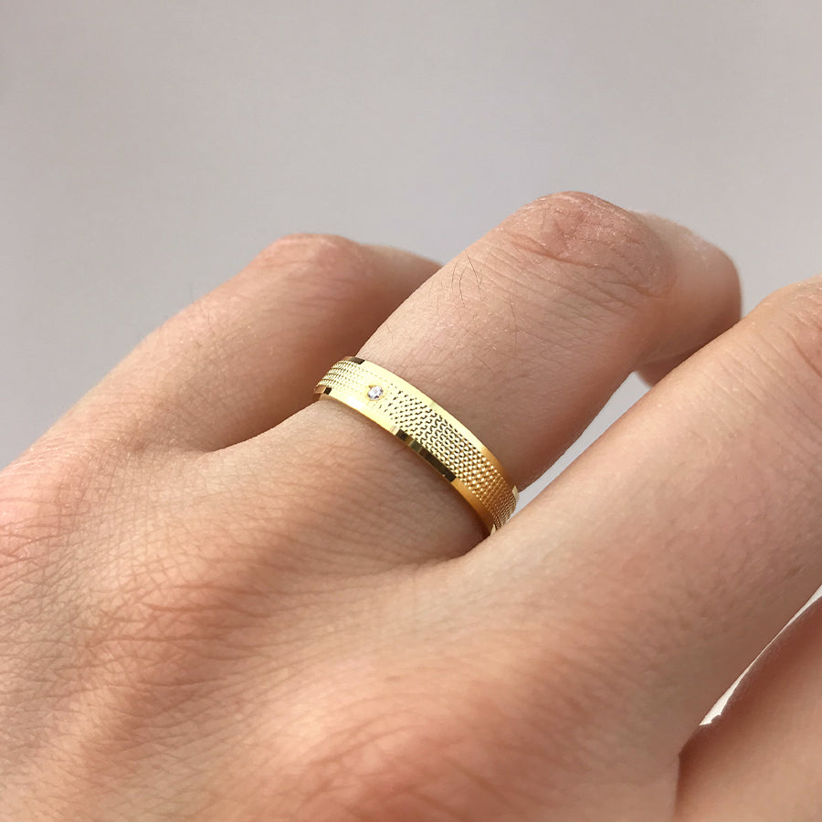 Alianza Facetada Cantos Pulidos 4mm Diamante