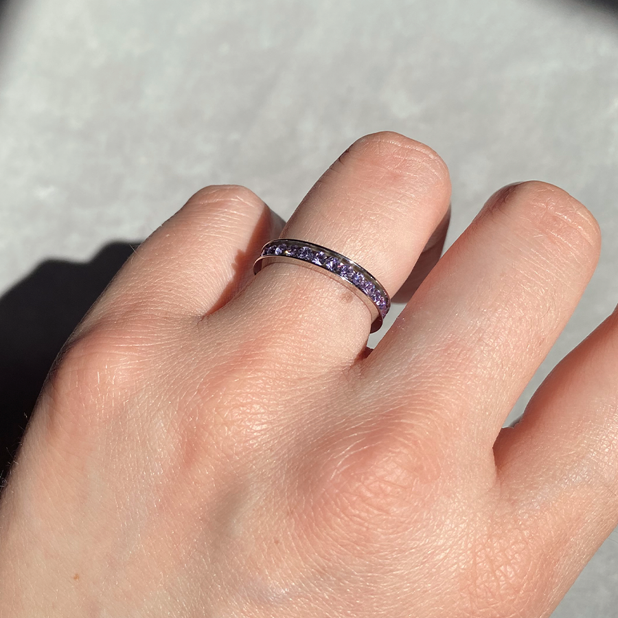 Anillo Eternity de Plata 925 con Piedras Lilas