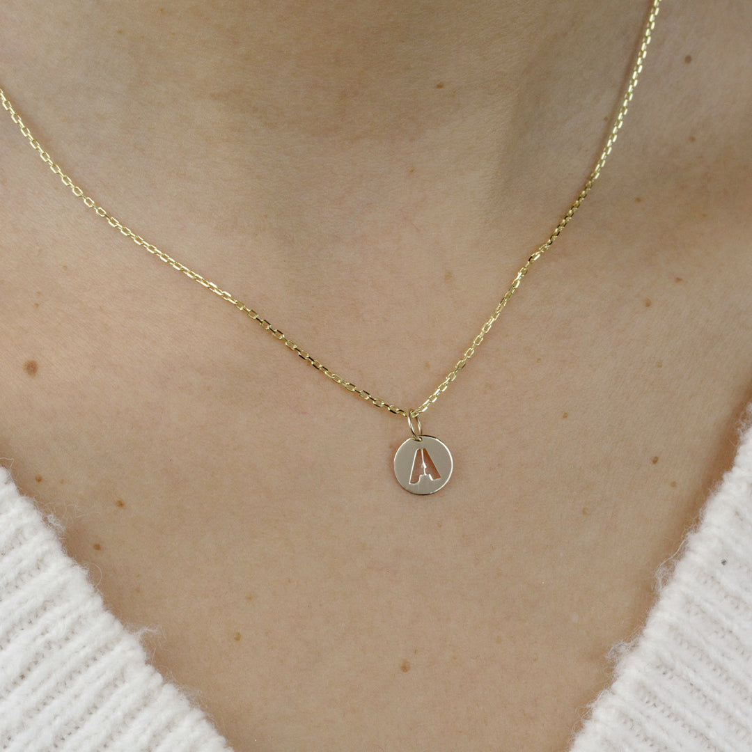 Collar Disco de Oro 9K con Inicial Grabada
