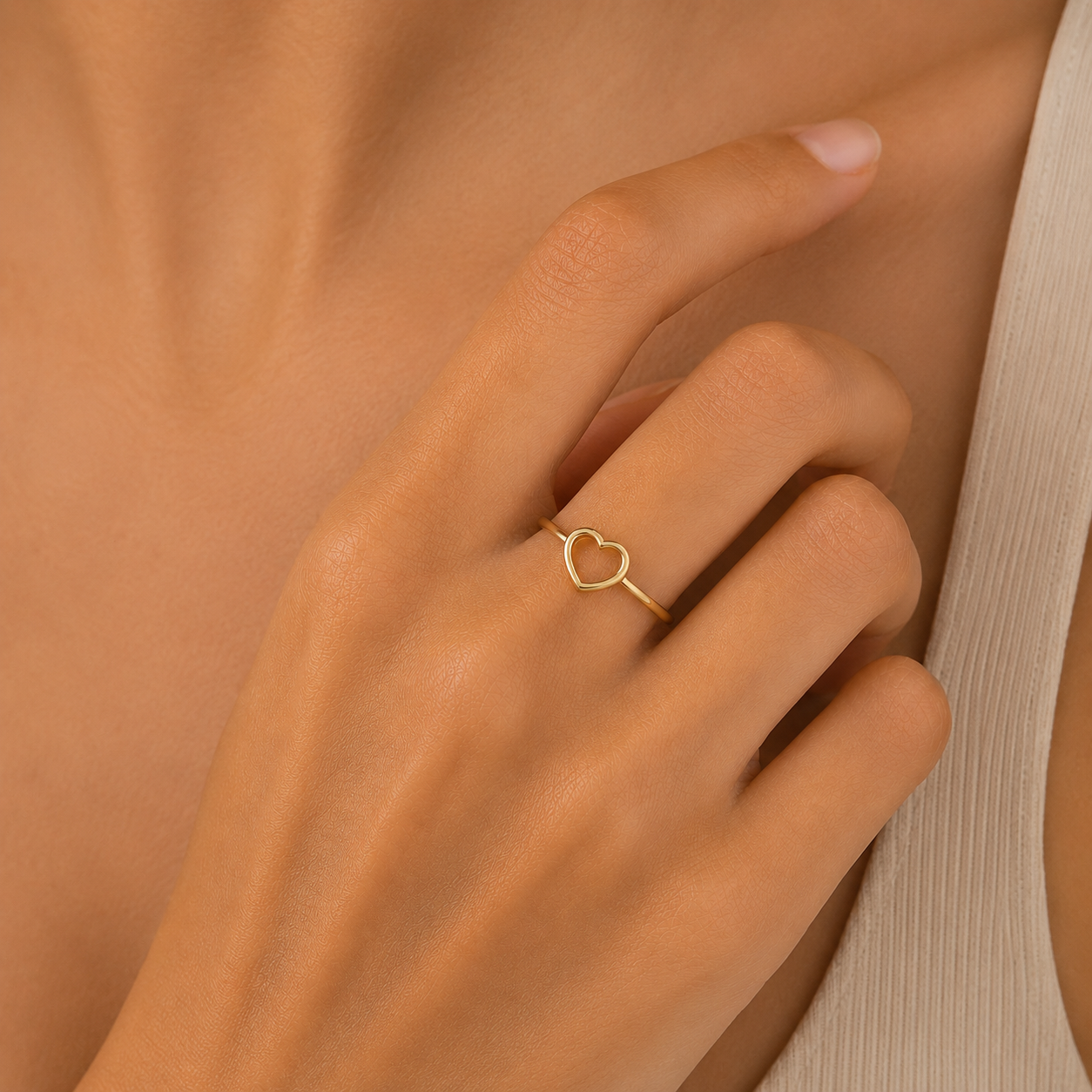 Anillo Corazón Calado de Oro 9K