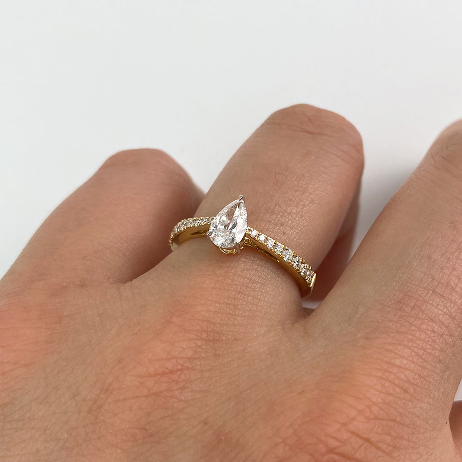 Anillo Solitario Americano Diamantes Tear 0,80ct.