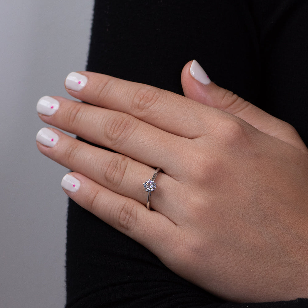 Anillo Diamantes Solitario 5 grapas 0.61ct.