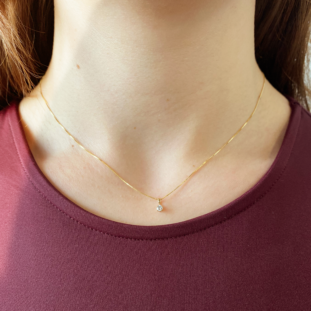 Colgante Square de Oro con Diamante Natural