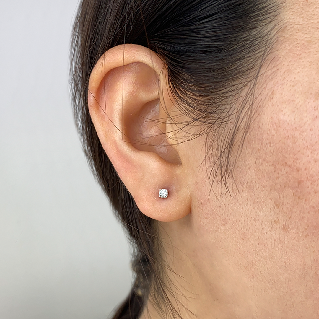 Pendientes con Diamante de Laboratorio en Oro 18k