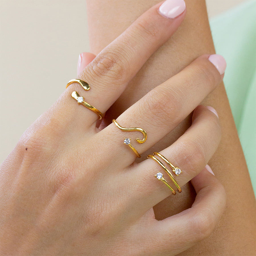 Anillo Espiral con Circonita