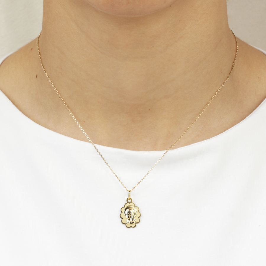 Colgante Virgen Ovalada de Oro 18K Personalizado