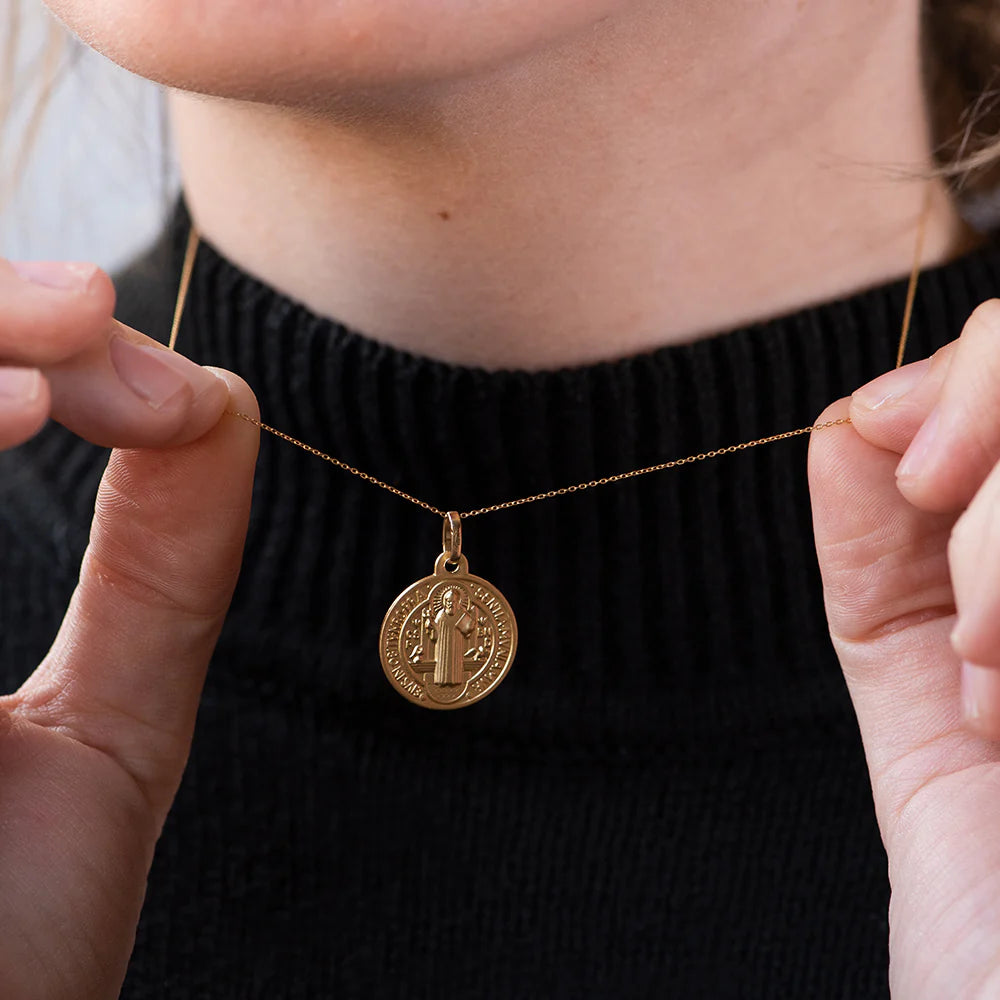 Collar San Benito Monje de Oro 18K