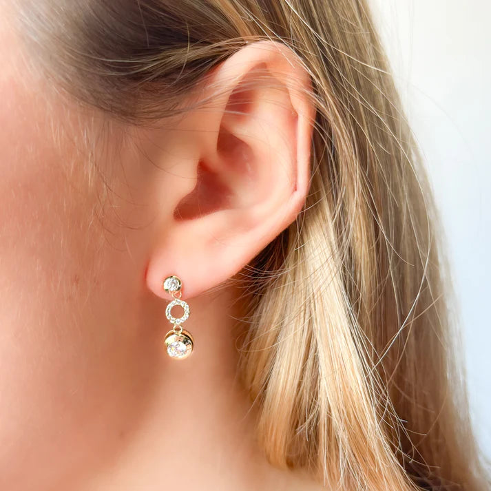 Pendientes Largos de Oro 9K con Circonitas