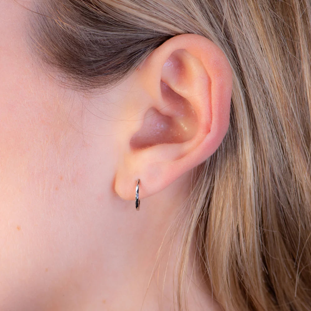 Pendientes Aro de Oro con Tallado Facetado