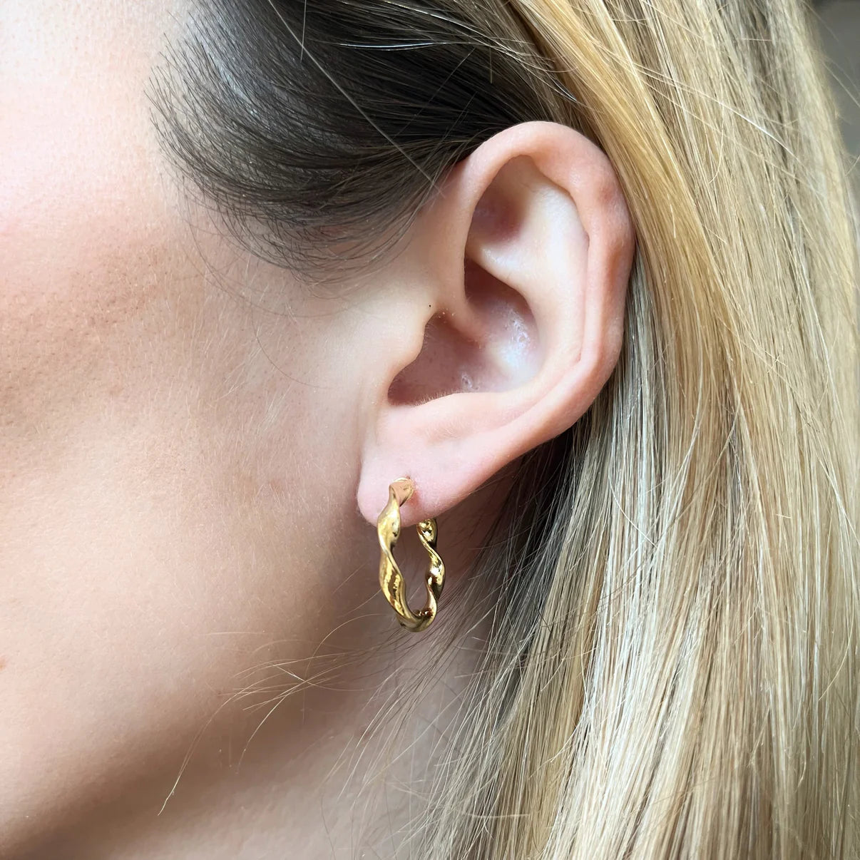 Pendientes Aro Entorchada 15x3mm Oro