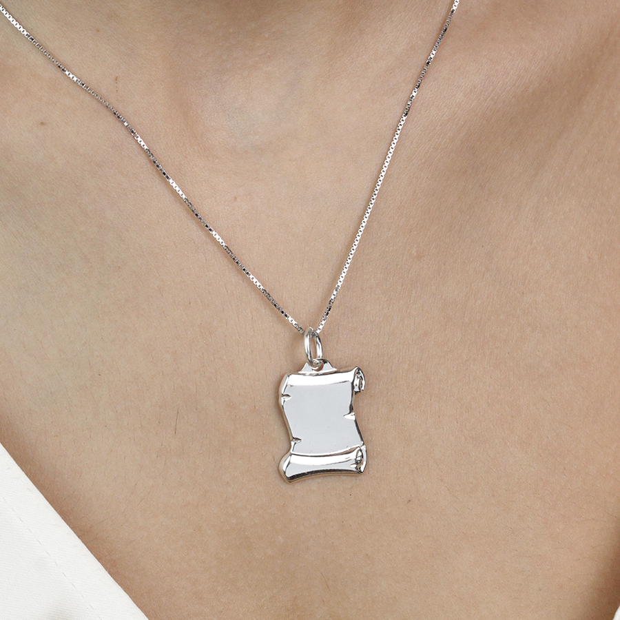 Colgante y cadena Pergamino 18x22mm