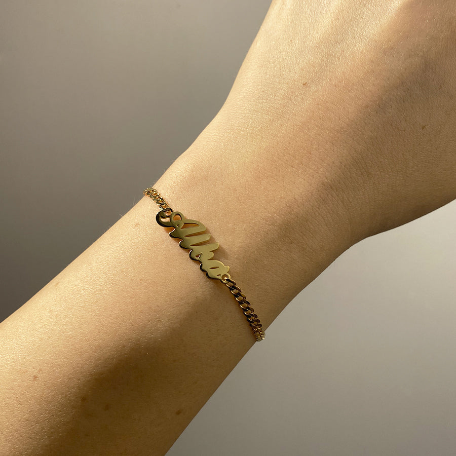 Pulsera con nombre clásico barbada