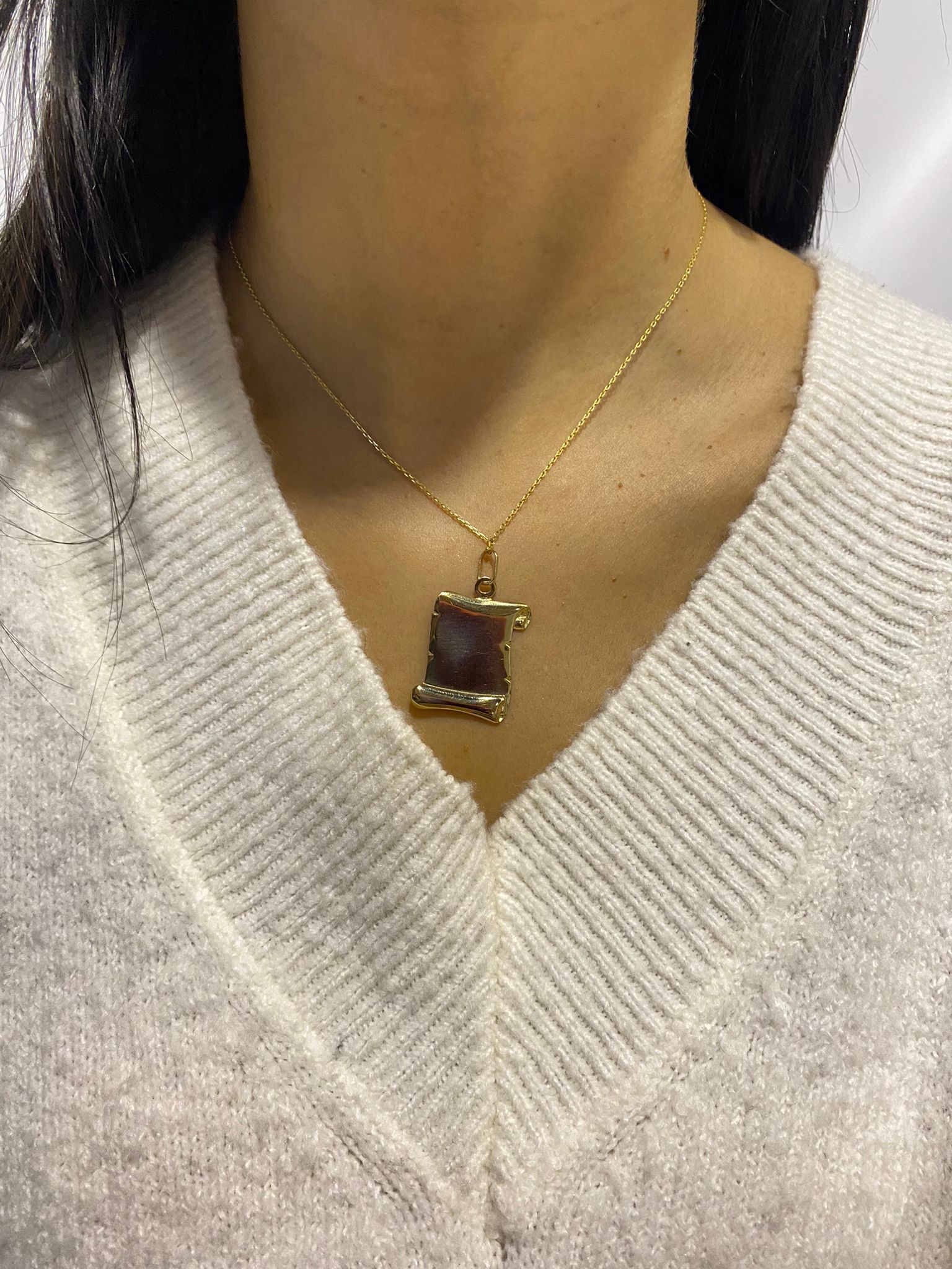 Collar Pergamino 21x26mm