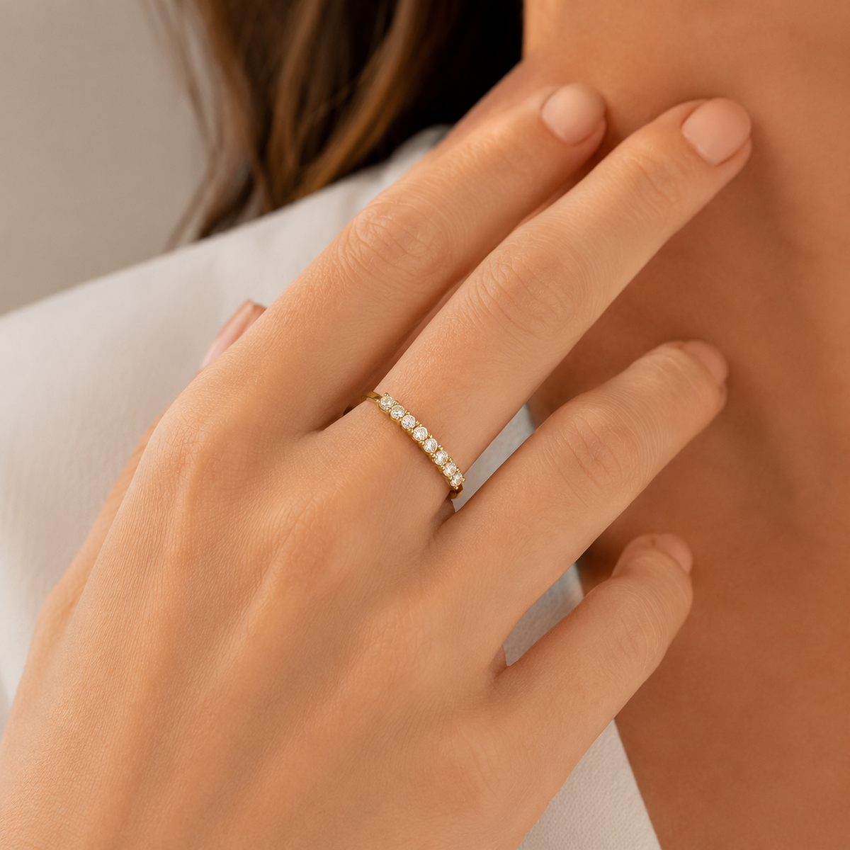 Anillo Media Argolla de matrimonio de Oro 9K con 10 Circonitas