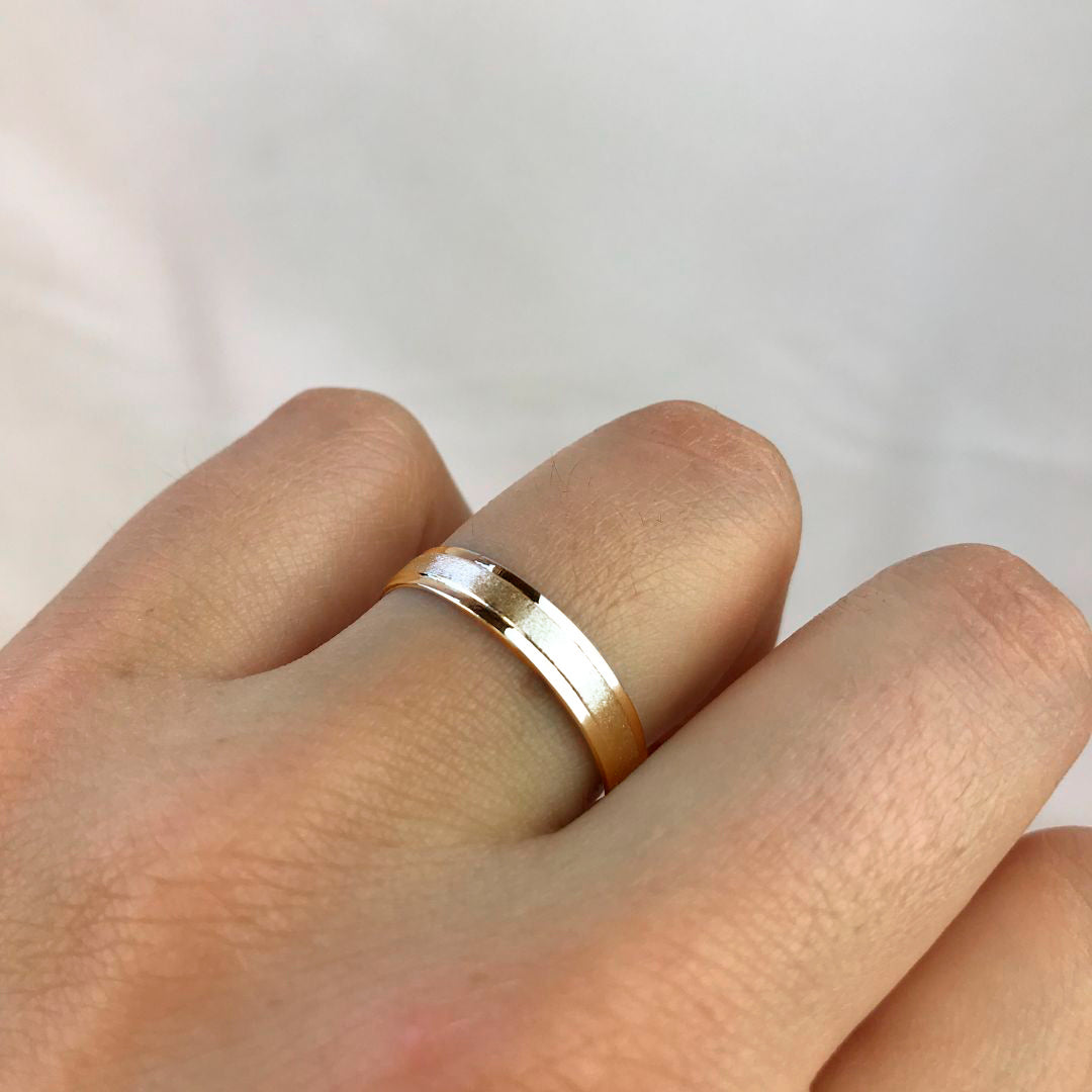 Alianza de Boda Satinado Centro 4mm