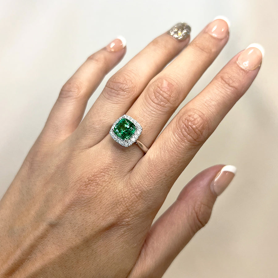 Anillo Rosetón Esmeralda 4,0ct.