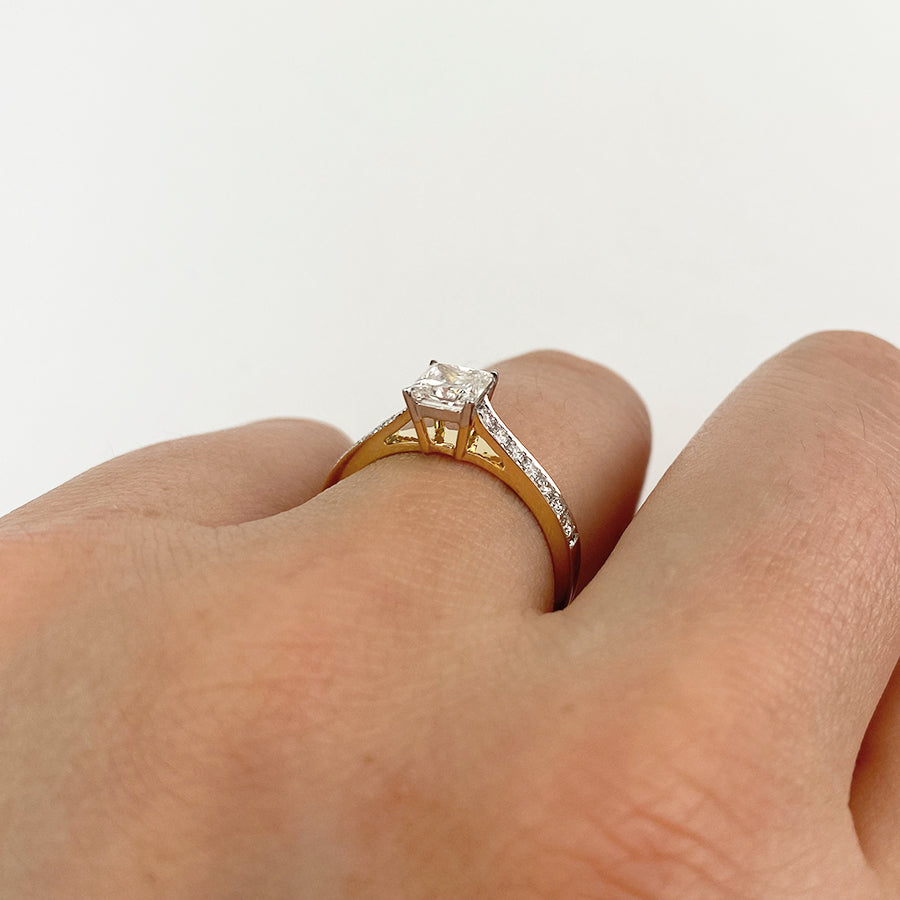 Anillo Oro Solitario Diamantes 50%