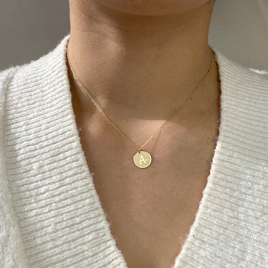 Collar con medalla bisel