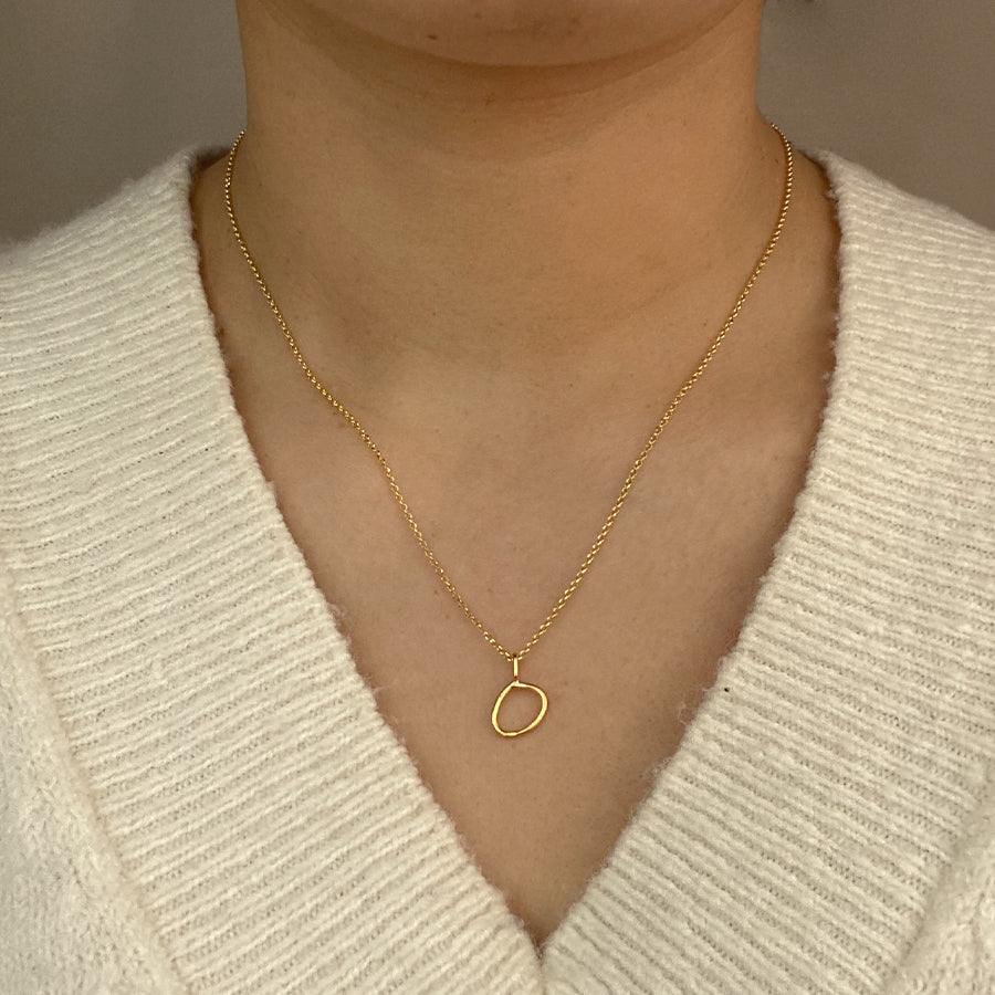 Collar Celine de Plata 925 con Inicial Grabada