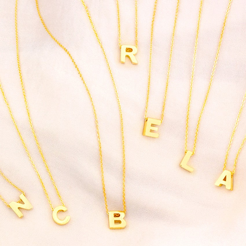 Collar de Oro 18K con Inicial Grabada